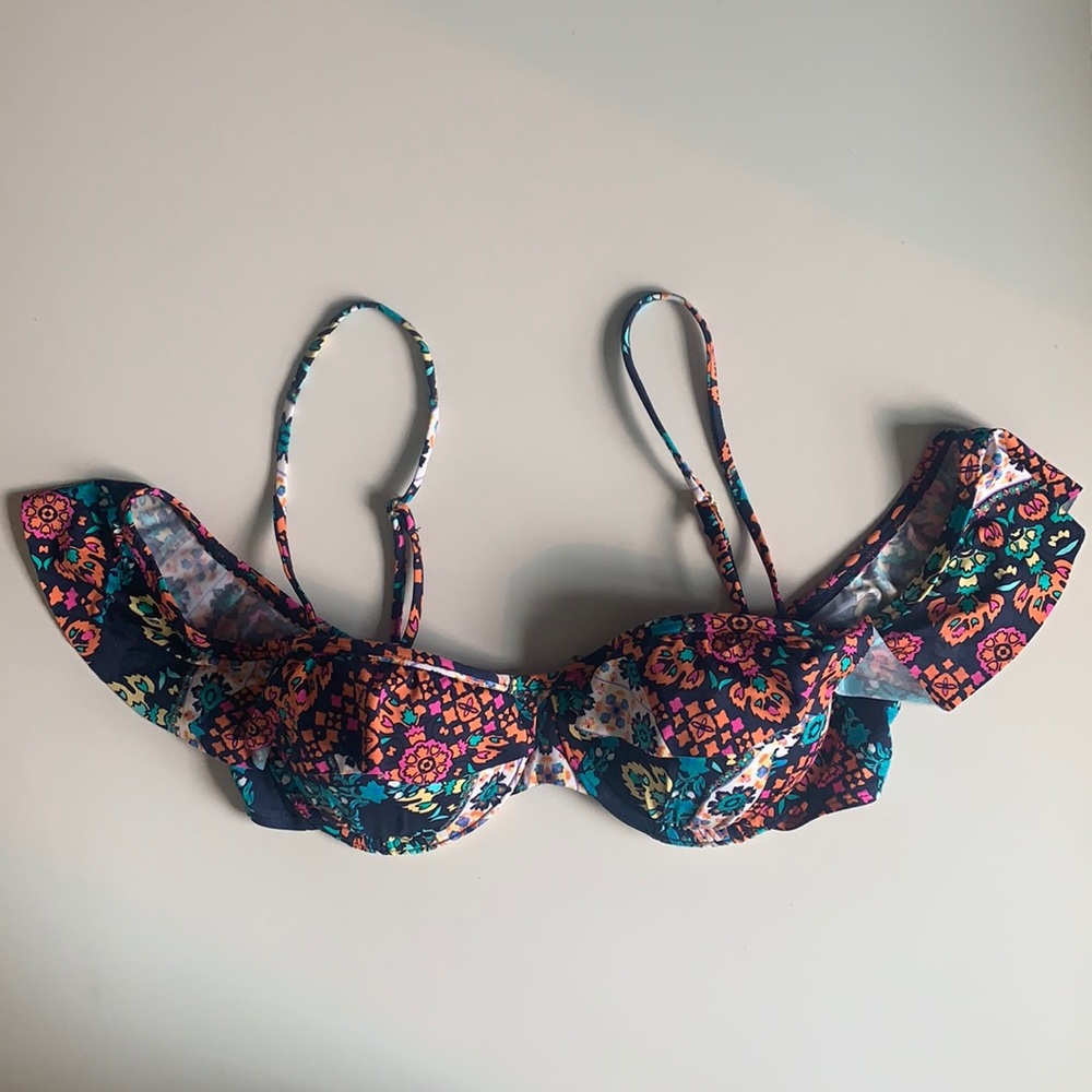 NWOT Design Lab Lord & Taylor Printed Bikini Top